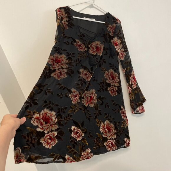 CUPCAKES AND CASHMERE ANTHROPOLOGIE Valda Velvet Burnout Dress Black Bell Sleeve - Picture 9 of 14